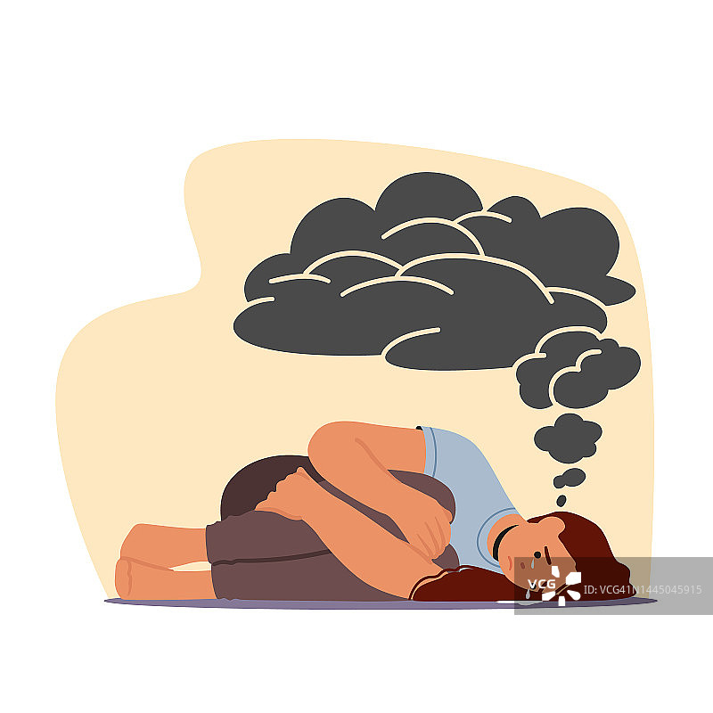 患有抑郁和焦虑问题的抑郁女性躺在地板上感到沮丧，哭泣的女性图片素材