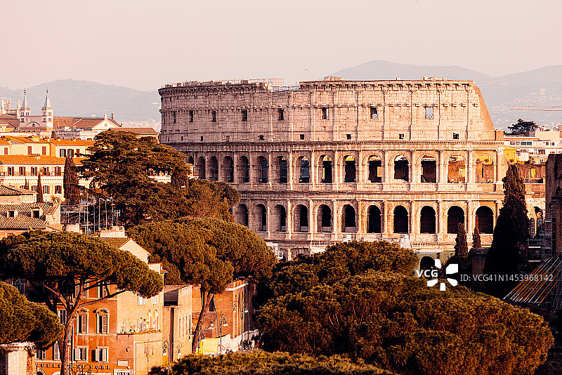 罗马，意大利，日落时的大剧场特写图片素材