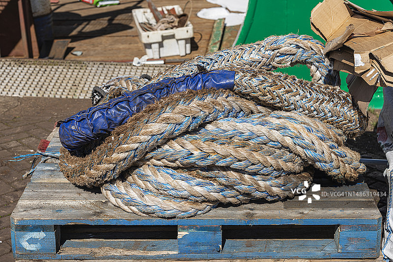 专业捕鱼行业使用的各种绳索图片素材
