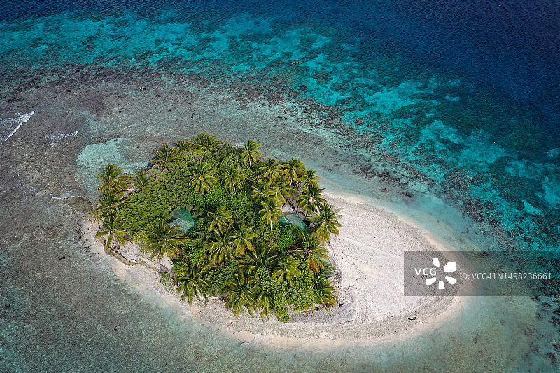密克罗尼西亚楚克的小岛图片素材