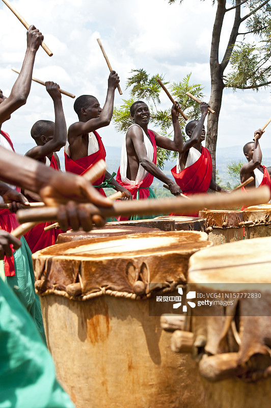 非洲布隆迪基特加的鼓手和舞者图片素材