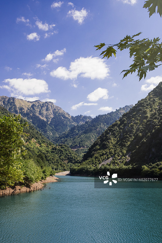 希腊蓝天下的山河图片素材