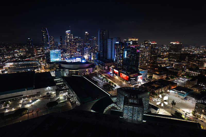 无人机拍摄的洛杉矶现场和南方公园的夜晚图片素材