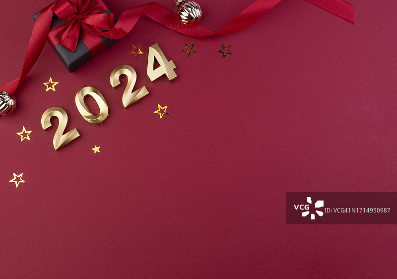 祝贺背景2024年新年在红色背景与复制空间图片素材