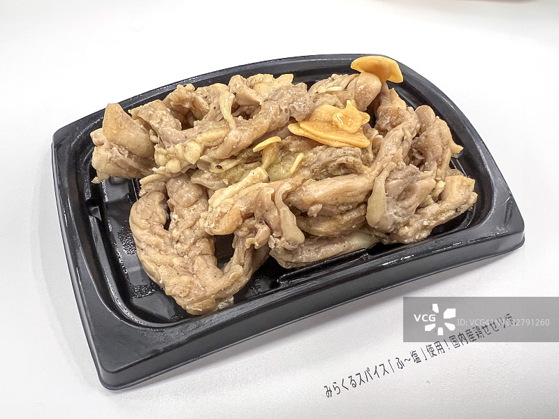 Fūshio调味的烧-烤鸡脖子肉美味与打通用调味料调味，/w原始标签图片素材