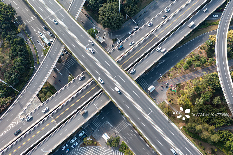 城市十字路口的3D交通俯视图图片素材