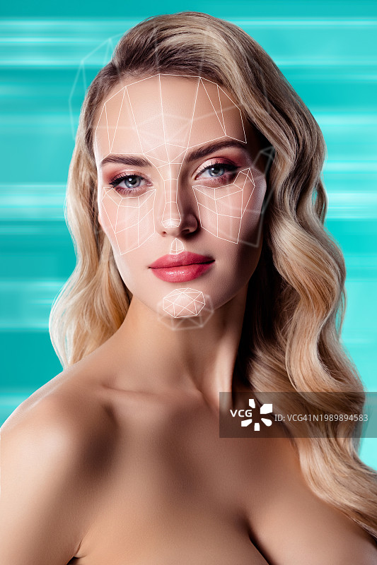 创意潮流拼贴奢华贵妇spa沙龙护肤程序扫描面部美容设备皮肤分析图片素材