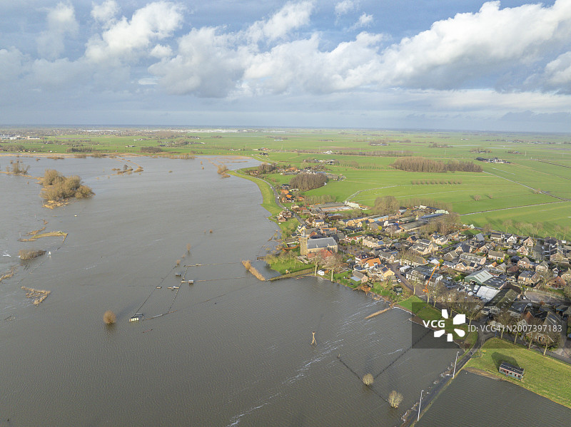 威瑟姆暴雨后，艾瑟尔河泛滥的洪泛平原图片素材