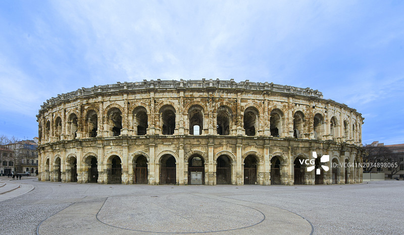 雄伟的尼姆罗马圆形剧场(又名“尼<e:1>姆竞技场”或“ar<s:1> nes de n<e:1>姆竞技场”)，位于法国奥西塔尼图片素材