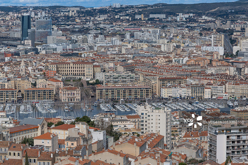 老港口(Vieux port)和从巴黎圣母院眺望城市，马赛图片素材