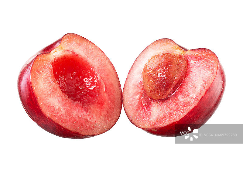 樱桃。切割水果孤立在白色背景图片素材