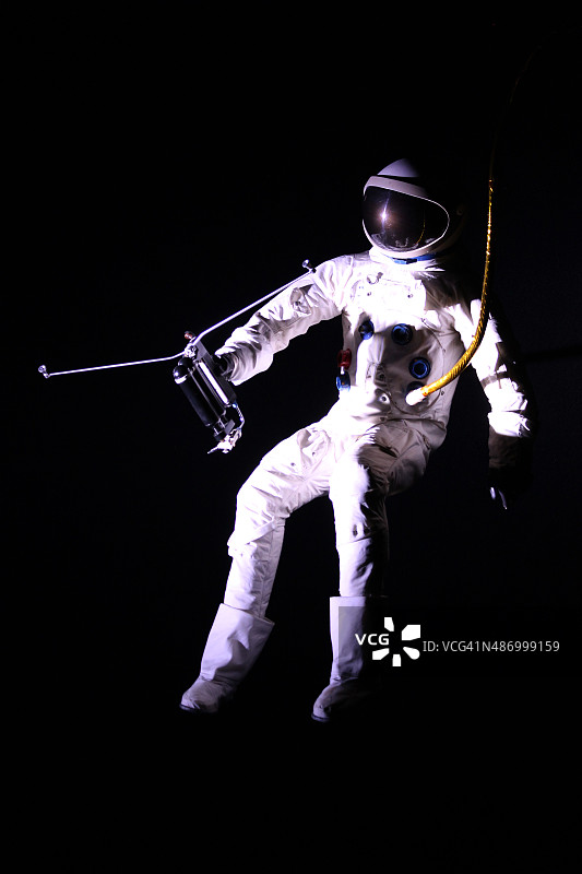 穿着太空服的宇航员图片素材