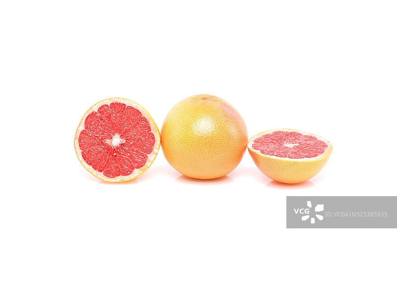 葡萄柚孤立在白色背景上。图片素材