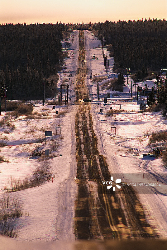 阿拉斯加高速公路结冰路段图片素材
