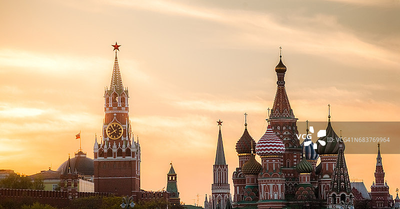 俄罗斯莫斯科，日落时红场的剪影图片素材
