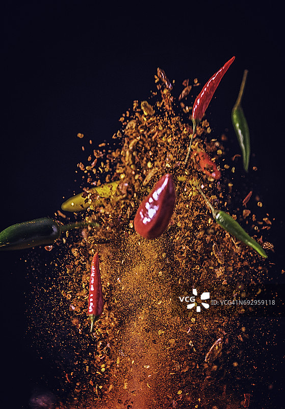 辣椒和香料混合食物爆炸图片素材