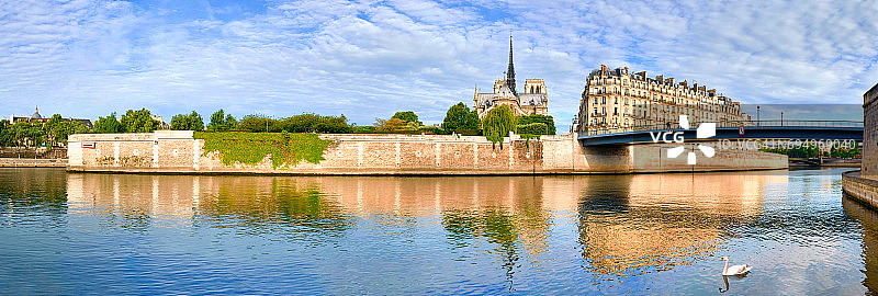 巴黎，全景俯瞰塞纳河和巴黎圣母院图片素材
