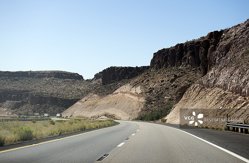 美国亚利桑那州金曼附近的高速公路图片素材