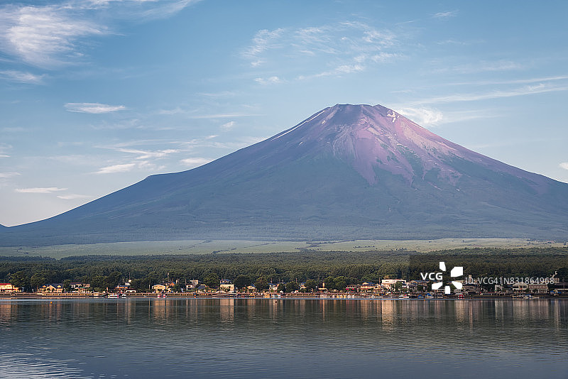 富士山上的山中湖图片素材