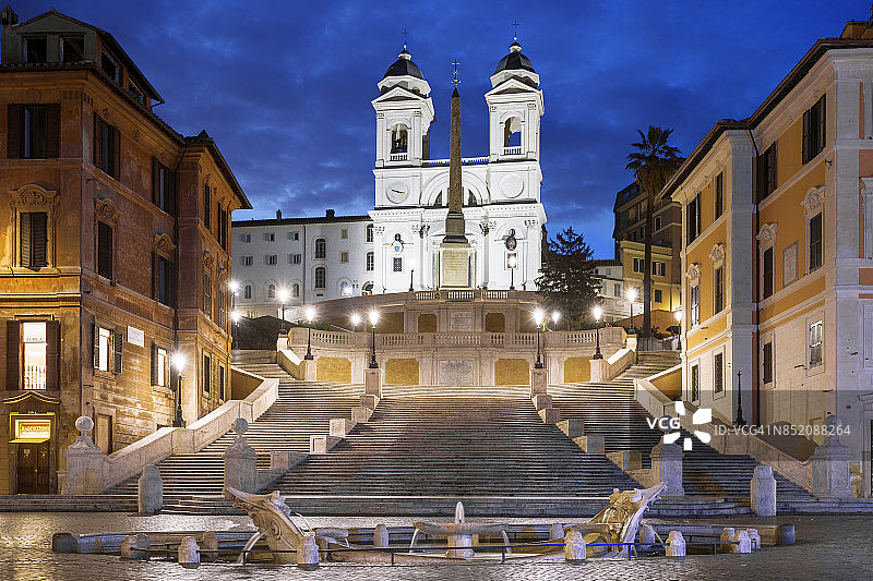 西班牙三位一体楼梯，意大利山区图片素材