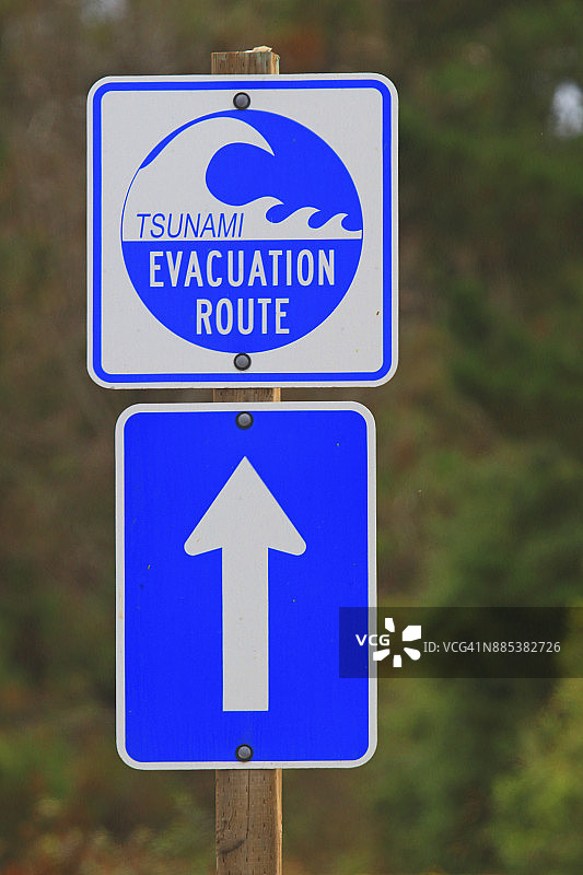 美国加利福尼亚州海啸疏散路线标志图片素材