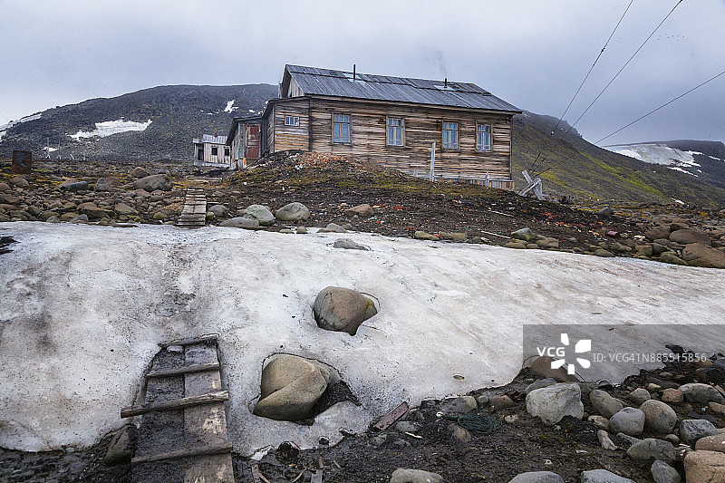 北极胡克岛上的木屋图片素材