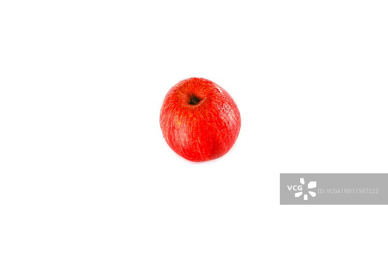 白色背景上的红苹果和水滴图片素材