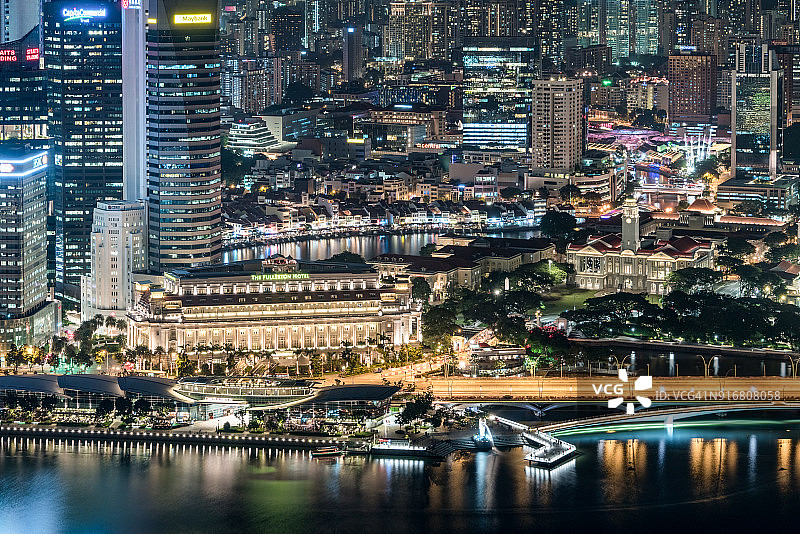 夜晚的新加坡天际线图片素材