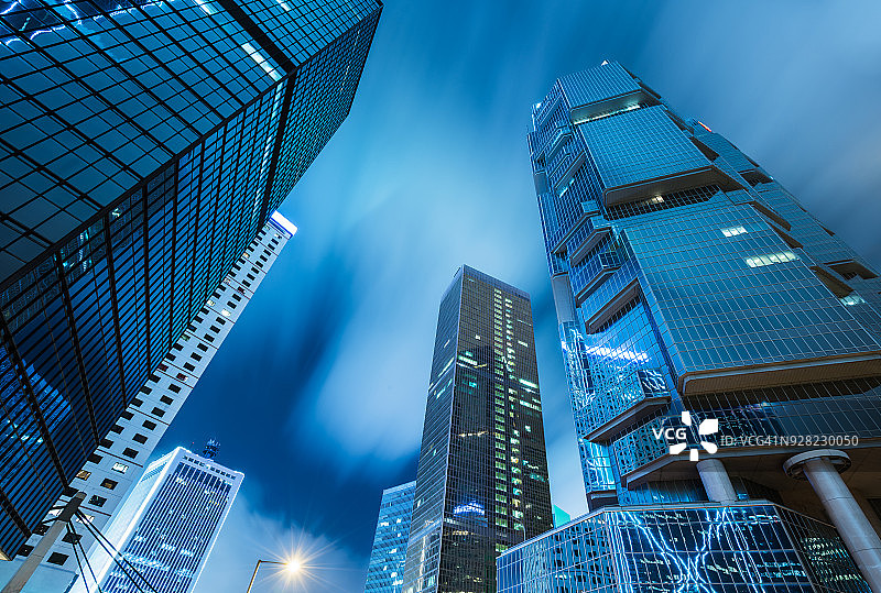 香港现代化的金融摩天大楼图片素材