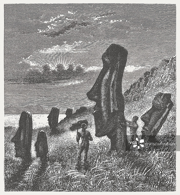 复活节岛，有摩埃石像的海滩，木刻，1888年出版图片素材
