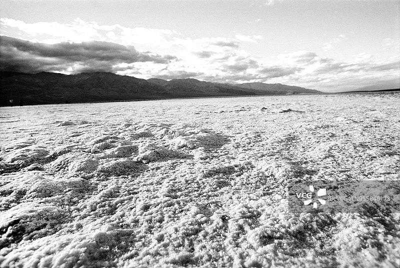 恶水盆地盐滩，死亡谷，加利福尼亚图片素材