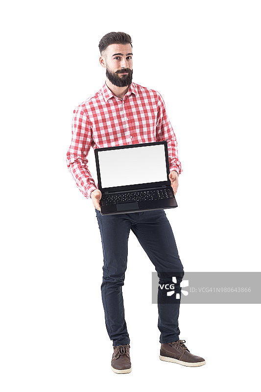 现代时尚胡子智能休闲男士呈现空白白色笔记本电脑显示器图片素材