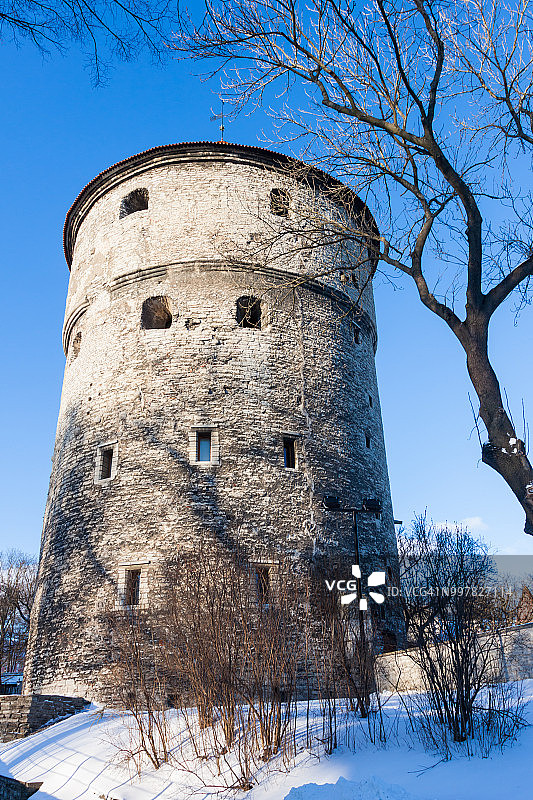 爱沙尼亚塔林堡垒堡垒塔的冬季景色图片素材