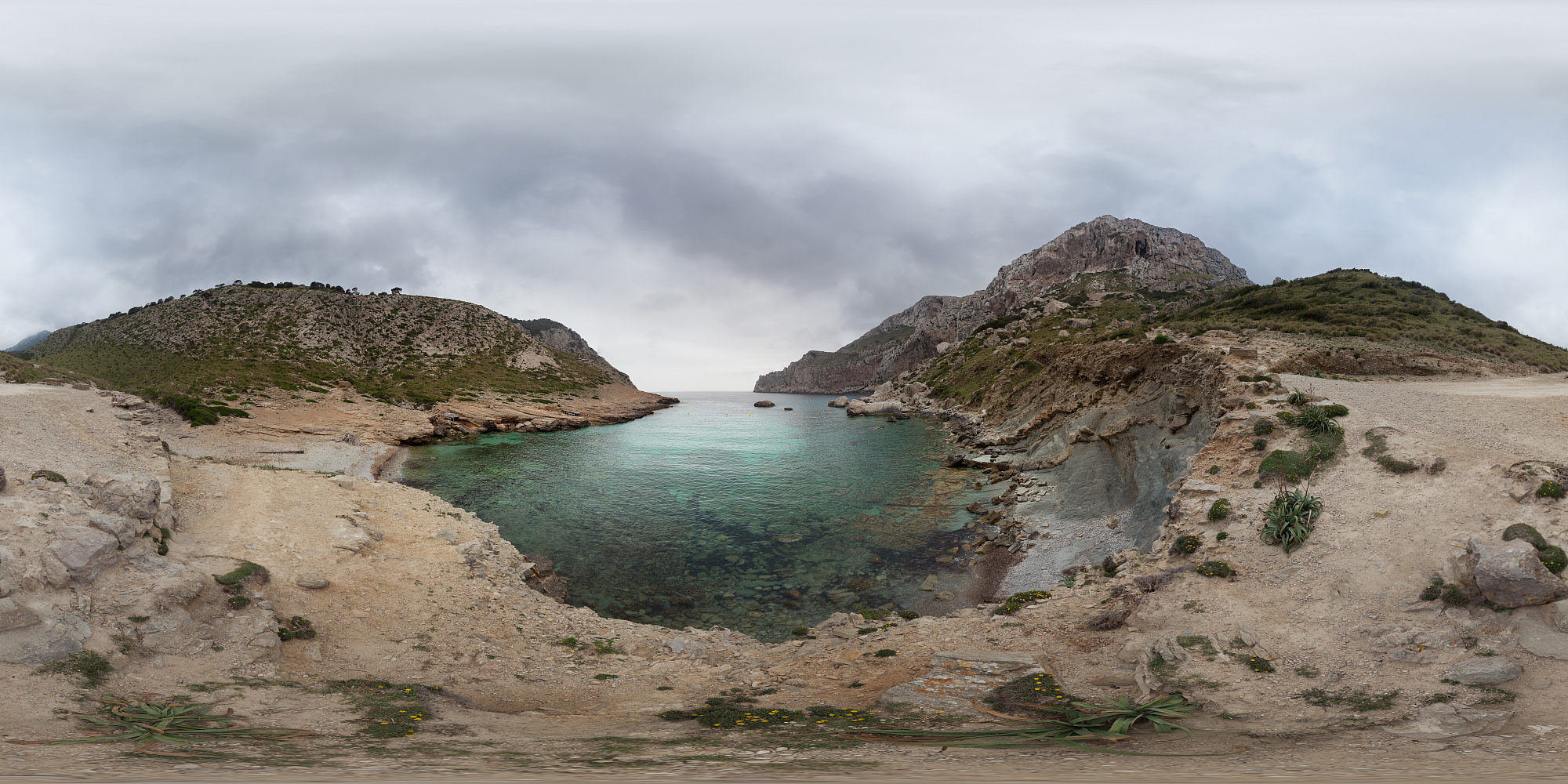 西班牙巴利阿里群岛马略卡岛，阴天360度全景图图片下载