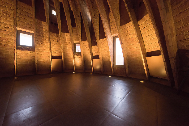 西班牙安东尼高迪的米拉之家特色建筑室内图片下载