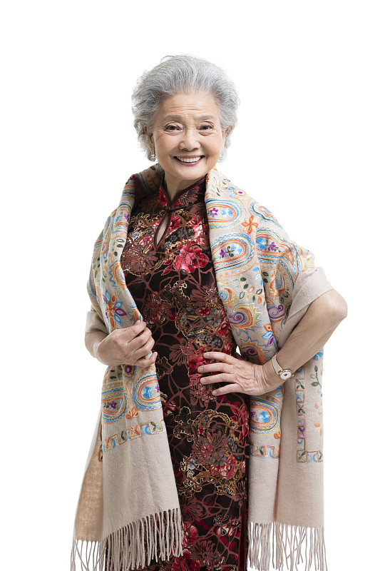 快乐的老年女士身穿旗袍图片下载
