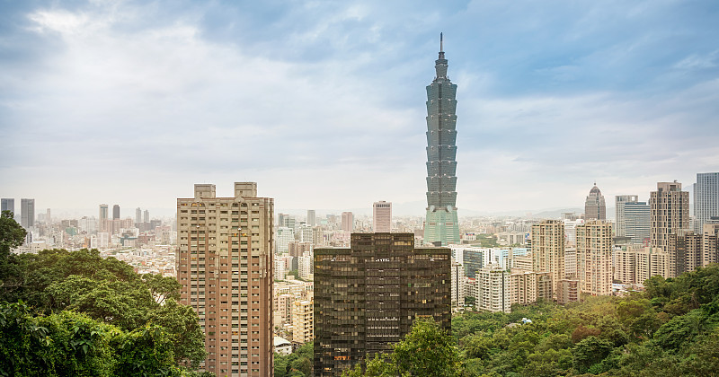 台北天际线，夏季城市景观白天，台湾图片素材