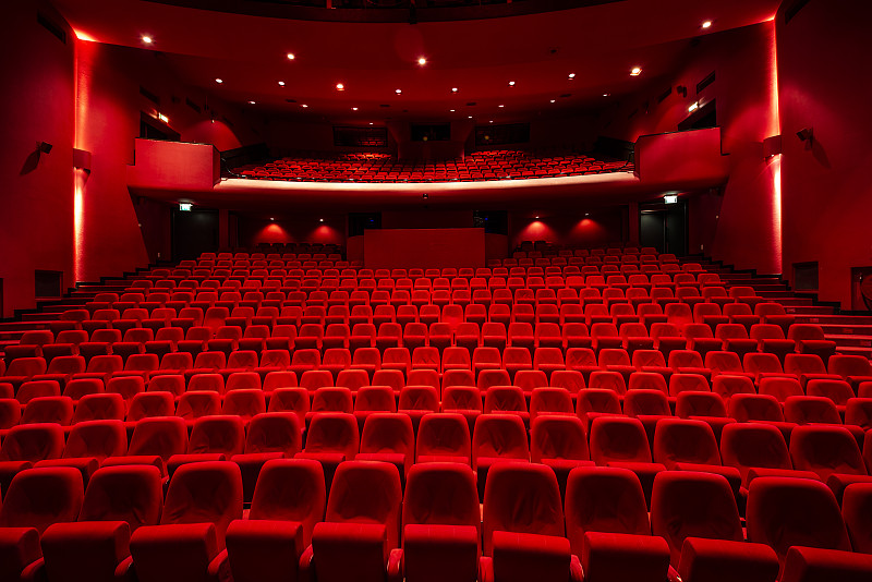 剧院的红色座位图片下载