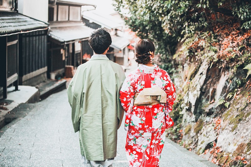 日本夫妇在新年图片下载