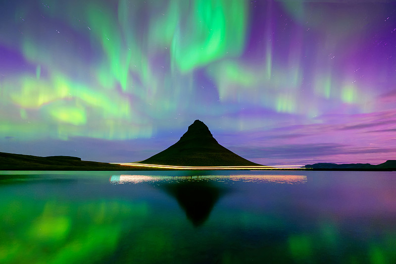 冰岛草帽山的极光图片素材