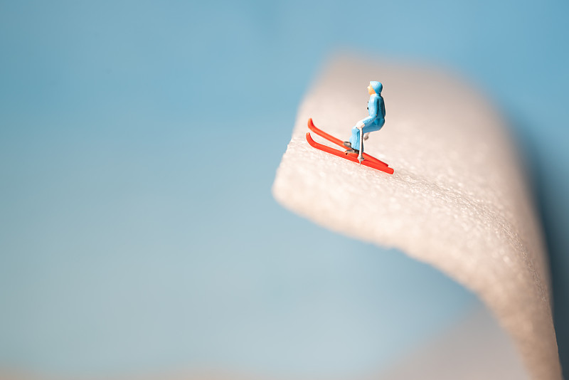 滑雪的小人模型图片下载