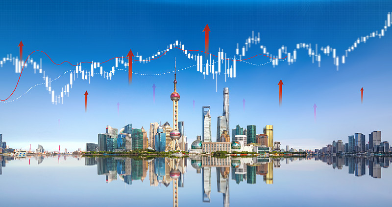 白昼上海陆家嘴城市天际线全球商务经济金融中心股市上涨K线图图片下载