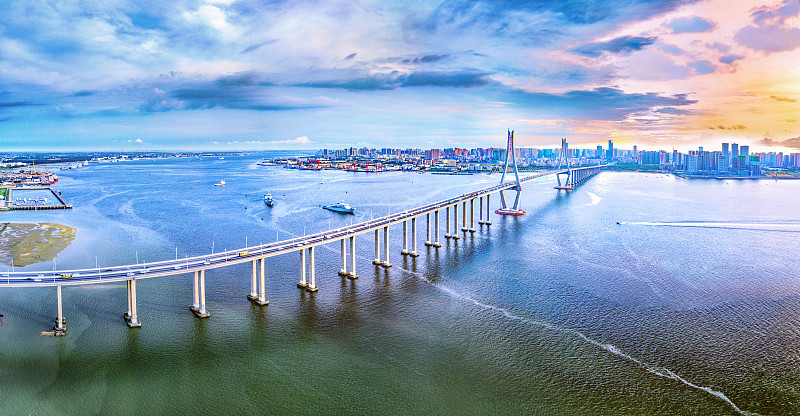 广东湛江，海湾大桥图片素材