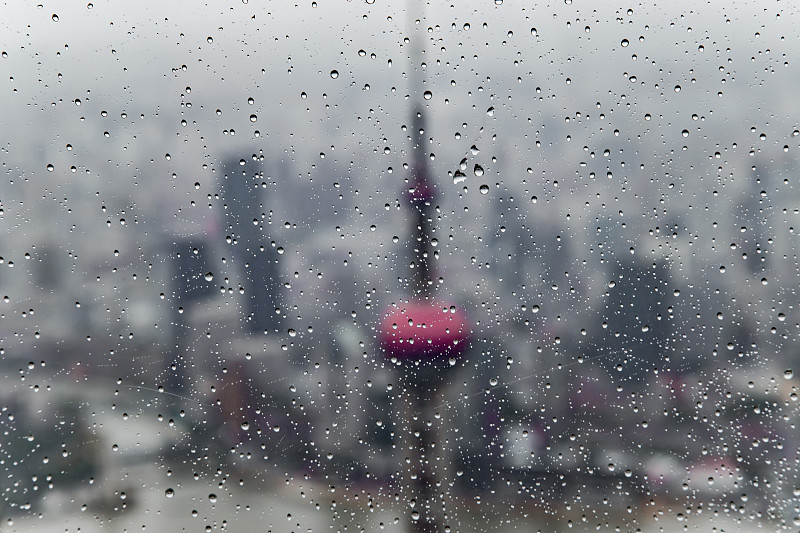 城市雨景唯美图片