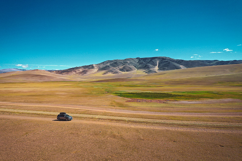 西藏阿里北线无人区自驾游公路旅行风光图片下载