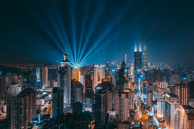 中国深圳罗湖区国贸大厦灯光秀图片素材