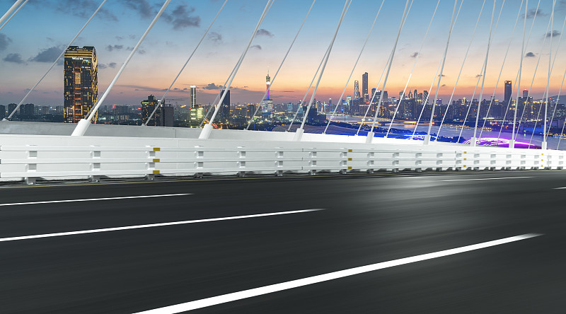 夜景的广州天河区CBD的新城天际线科技运输斜拉桥大桥公路图片下载