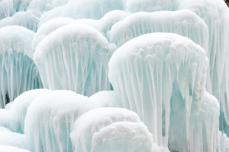 冬季冰凌冰瀑自然景观图片下载