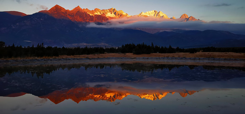 日落时的湖景图片下载