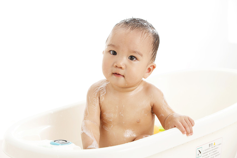 可爱宝宝洗澡图片素材